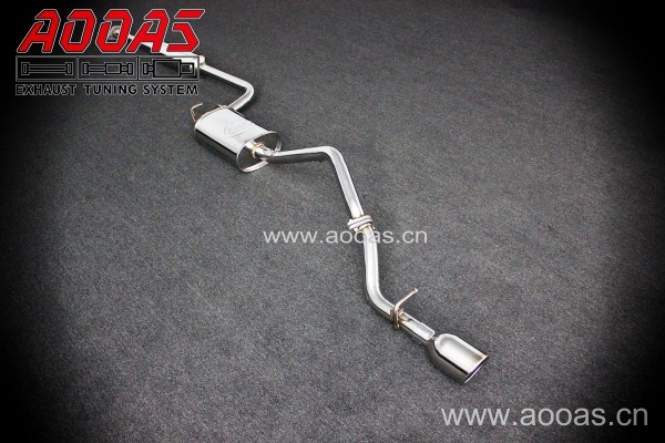 Mazda 3 in the tail section of the single-sided Pic